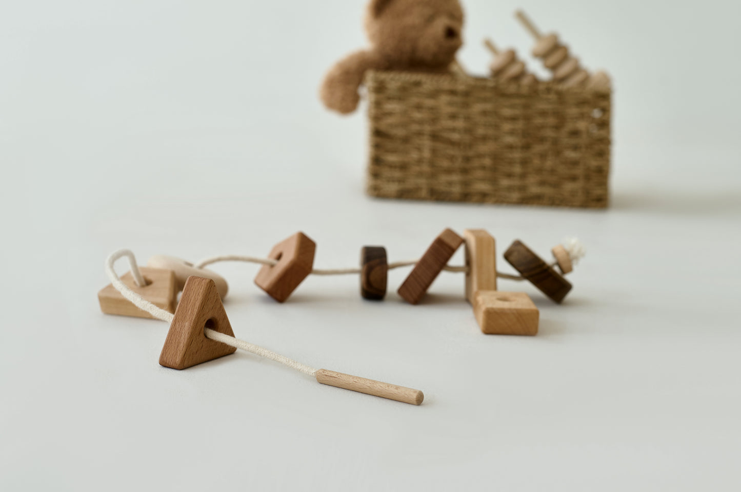 Trälä leksak med geometriformer