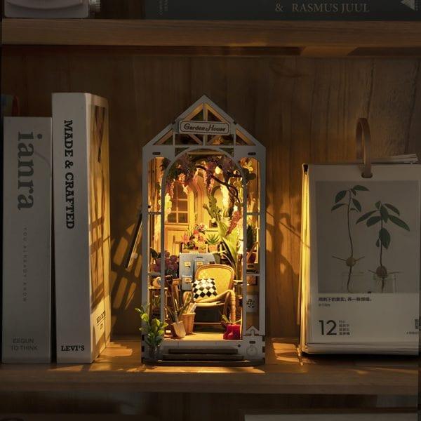 Bookshelf Garden House - Carpe Toys